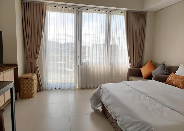 Baseline Prestige With Free Parking & Wi-fi