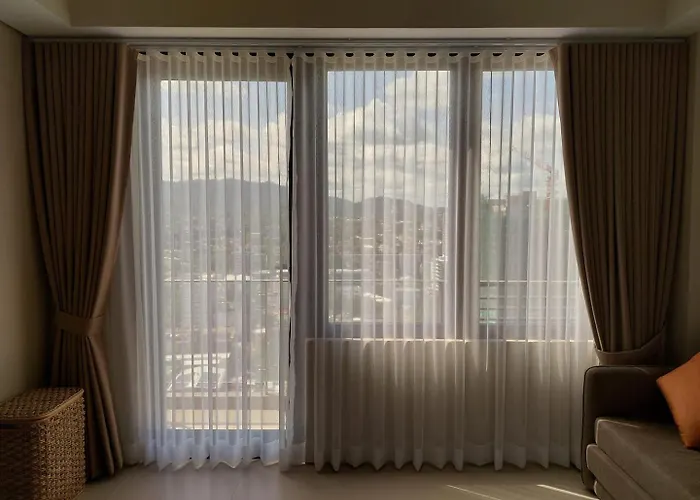 Baseline Prestige With Free Parking & Wi-fi Holiday home