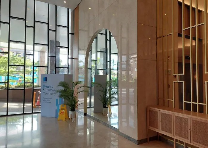 Baseline Prestige With Free Parking & Wi-fi